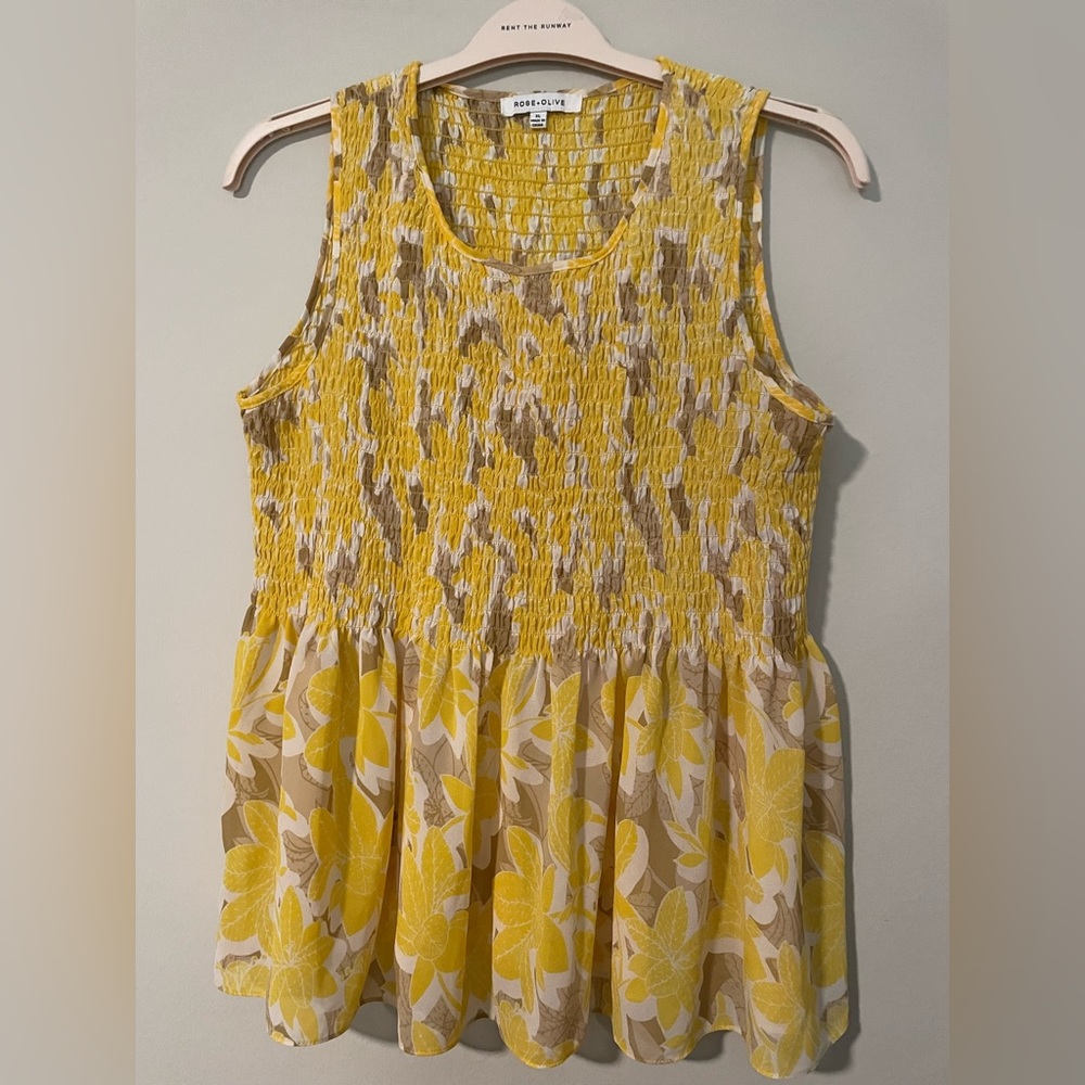 ROSE + OLIVE - flowy floral yellow and white tank blouse - size XL
